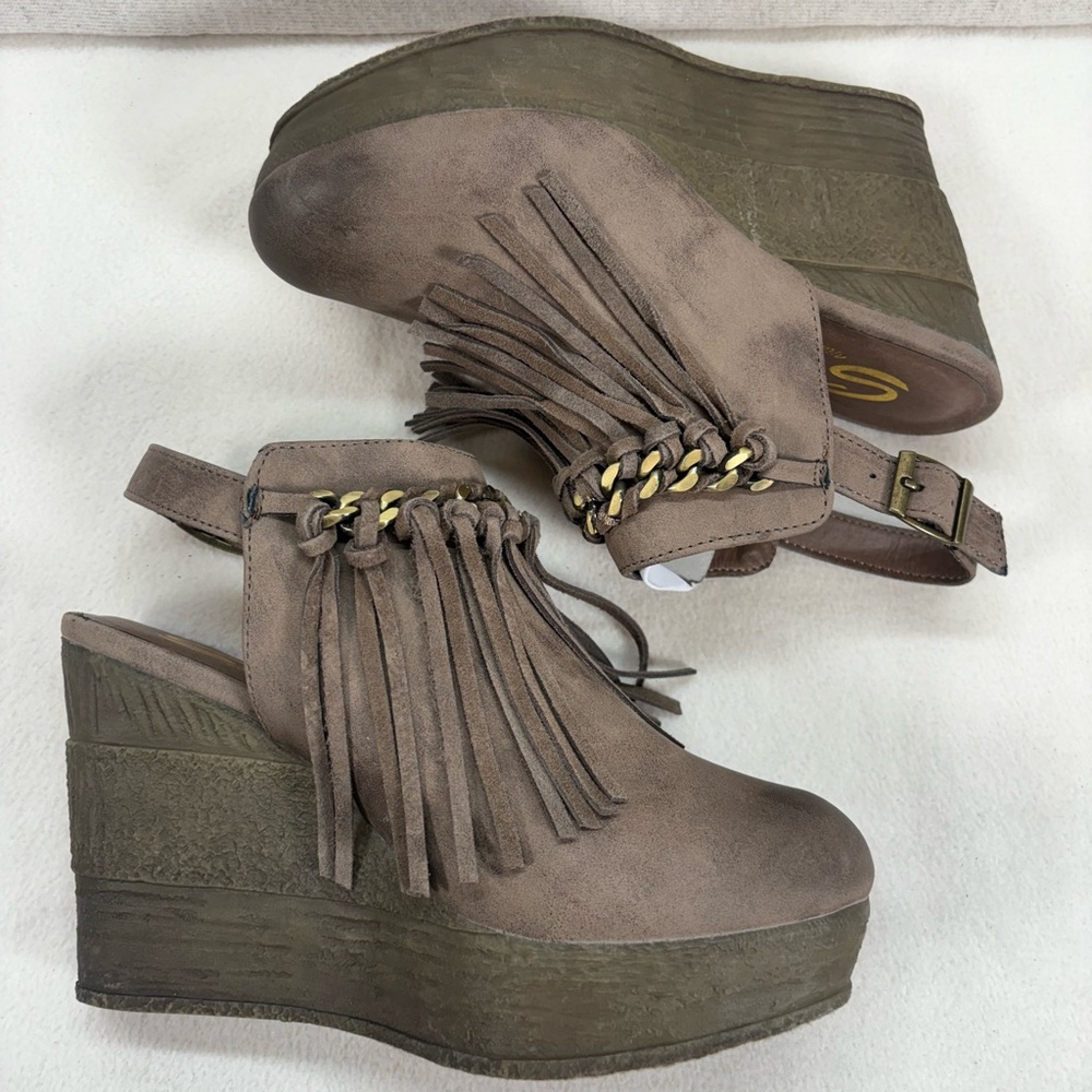 Sbicca Allegretto Western Style Fringe Platform Slingback Wedges Taupe Size 7